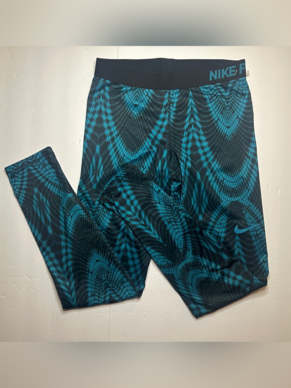 Nike Pro Teal and Black Full Length Compression Leggings Size Large